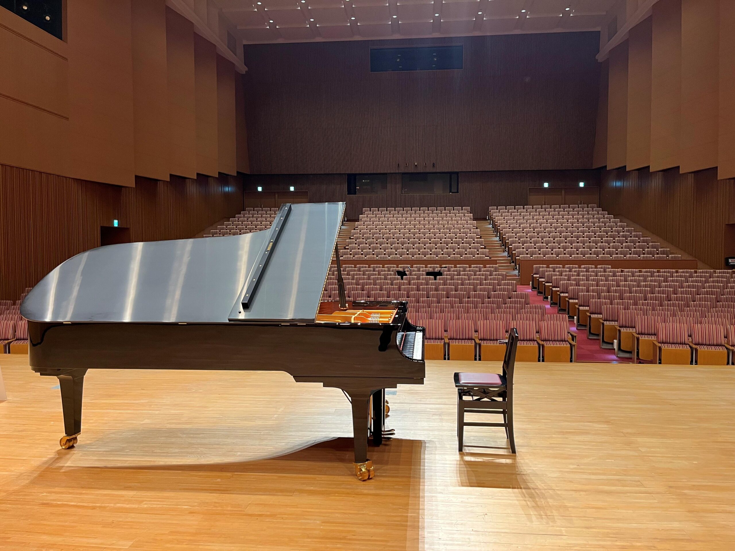 桜井着　ホールツアー　ヒカリノアトリエ　コート　同型異色 松栄楽器ピアノフェスティバル2025が開催されました！ | 揖斐川町地域